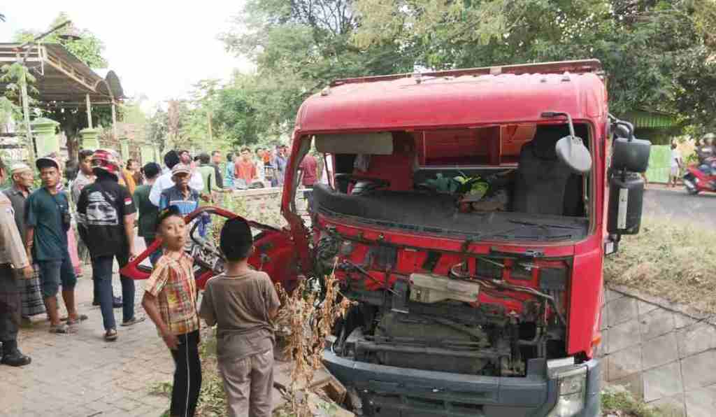 Kecelakaan Dua Truk di Gudo Jombang Nyawa Sopir&nbsp;Melayang