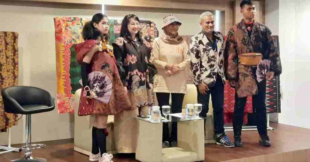 Kediri Fashion Batik Festival 2024 Libatkan 90 Persen Model&nbsp;Lokal